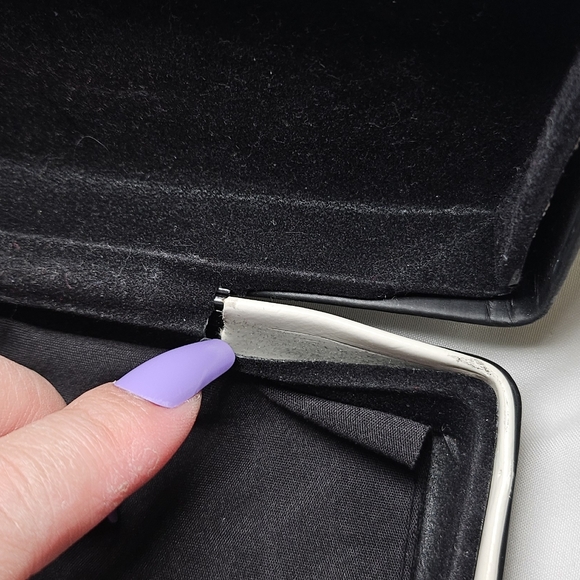 Givenchy Sunglass Case - Picture 4 of 9